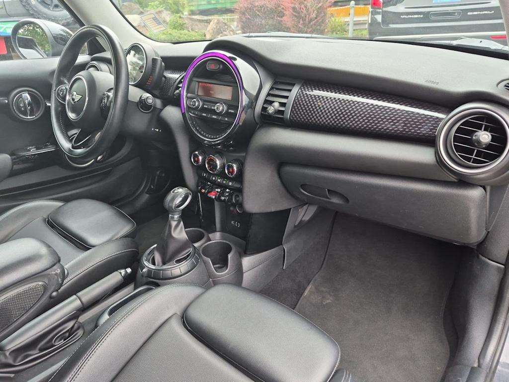 Thumbnail: 2015 MINI Cooper - 9