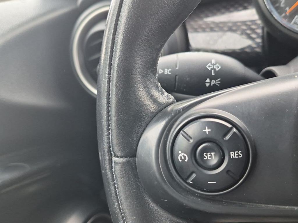 Thumbnail: 2015 MINI Cooper - 26