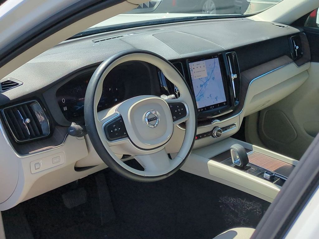 Thumbnail: 2022 Volvo XC60 - 2