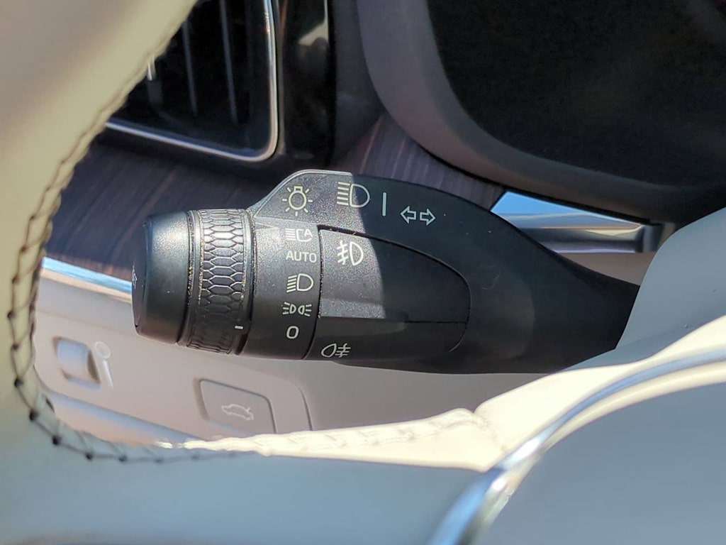 Thumbnail: 2022 Volvo XC60 - 33