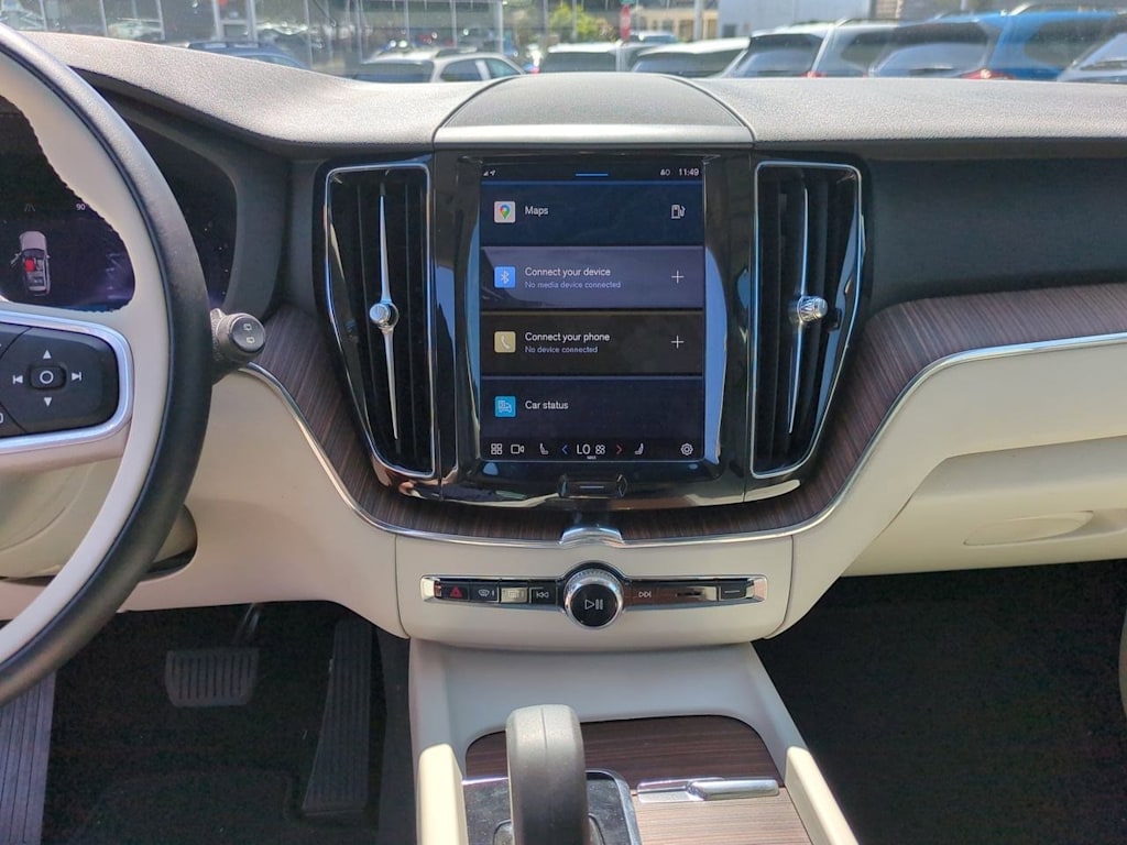 Thumbnail: 2022 Volvo XC60 - 15