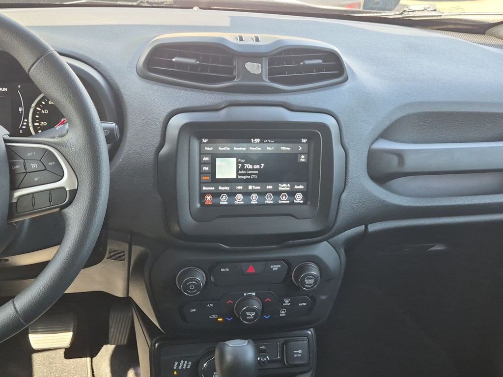 Thumbnail: 2020 Jeep Renegade - 15
