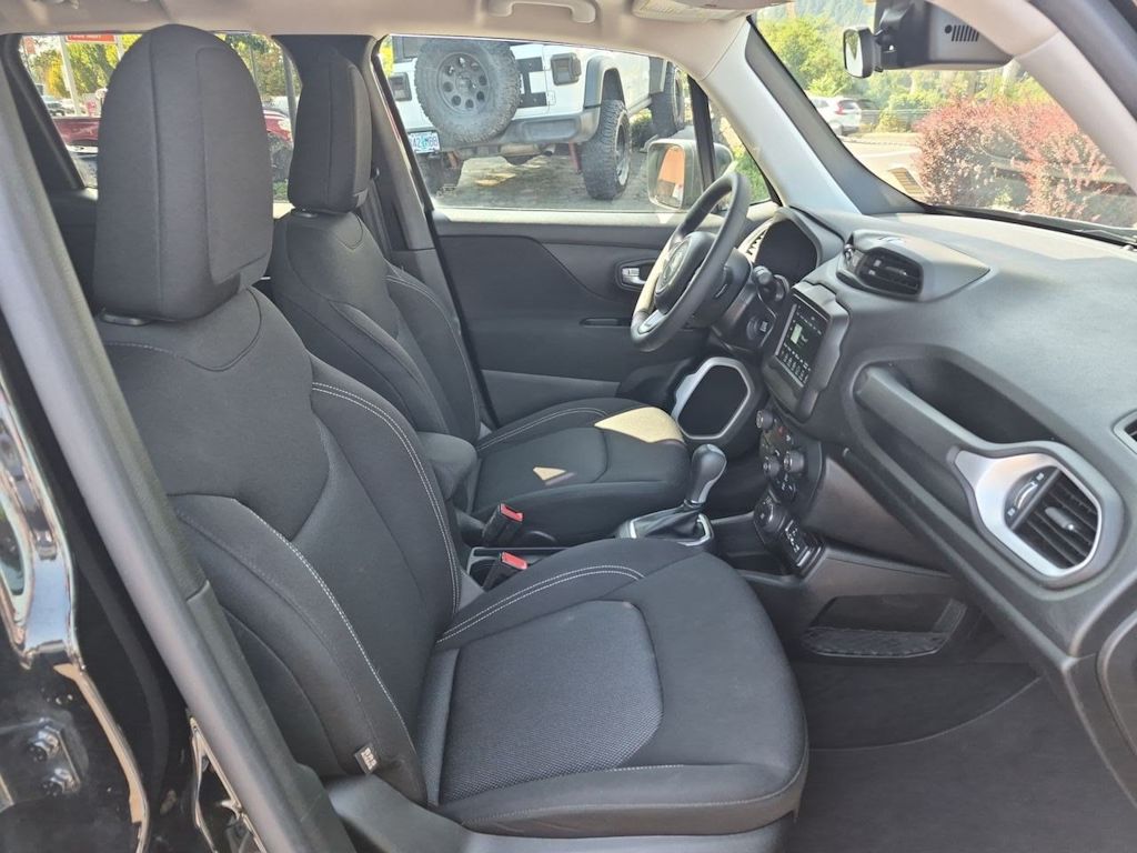 Thumbnail: 2020 Jeep Renegade - 11