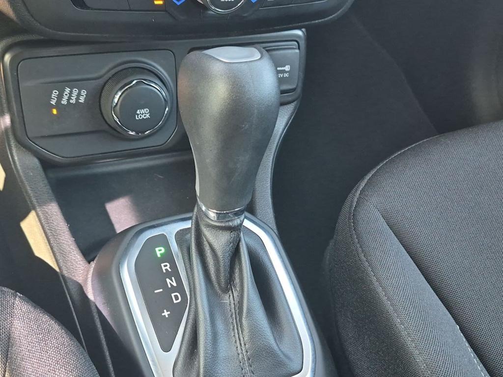 Thumbnail: 2020 Jeep Renegade - 16