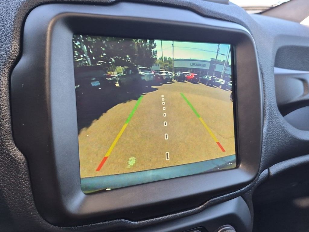 Thumbnail: 2023 Jeep Renegade - 33