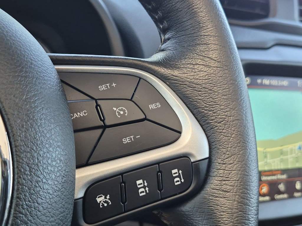 Thumbnail: 2023 Jeep Renegade - 31