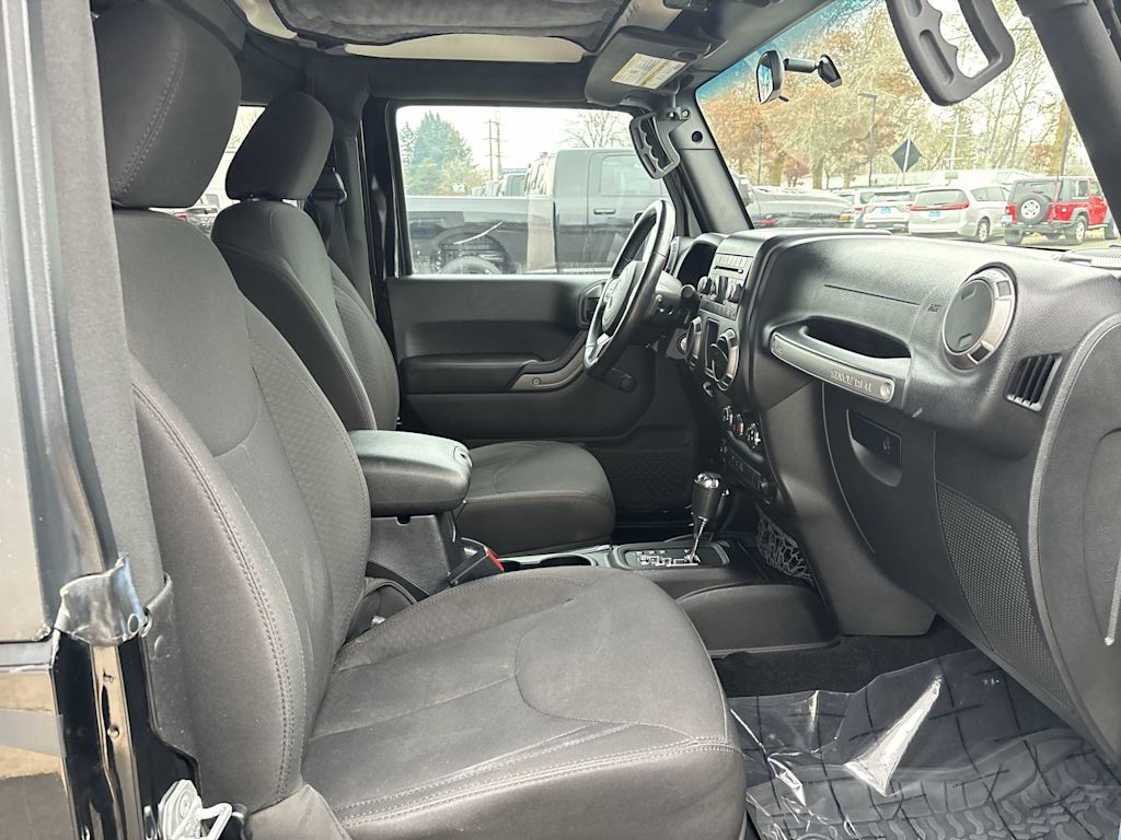 Thumbnail: 2015 Jeep Wrangler - 5