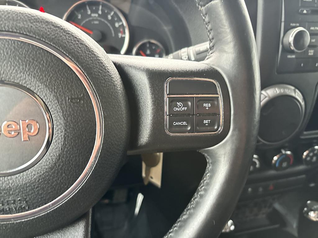 Thumbnail: 2015 Jeep Wrangler - 13