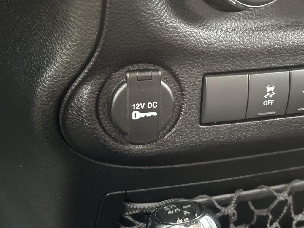 Thumbnail: 2015 Jeep Wrangler - 20