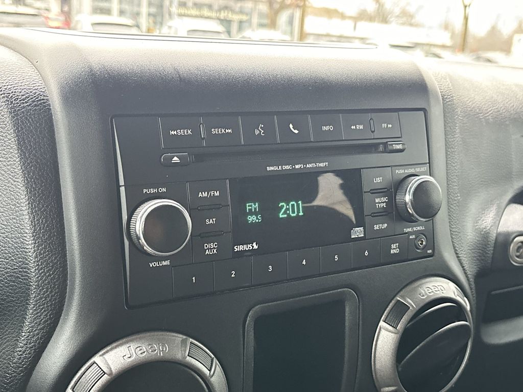 Thumbnail: 2015 Jeep Wrangler - 15