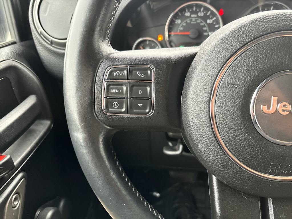 Thumbnail: 2015 Jeep Wrangler - 17