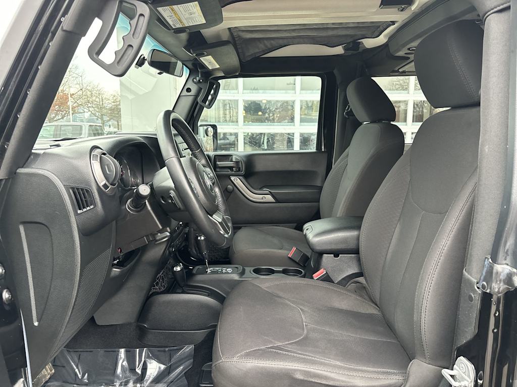 Thumbnail: 2015 Jeep Wrangler - 6