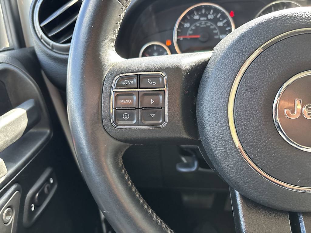 Thumbnail: 2017 Jeep Wrangler - 17