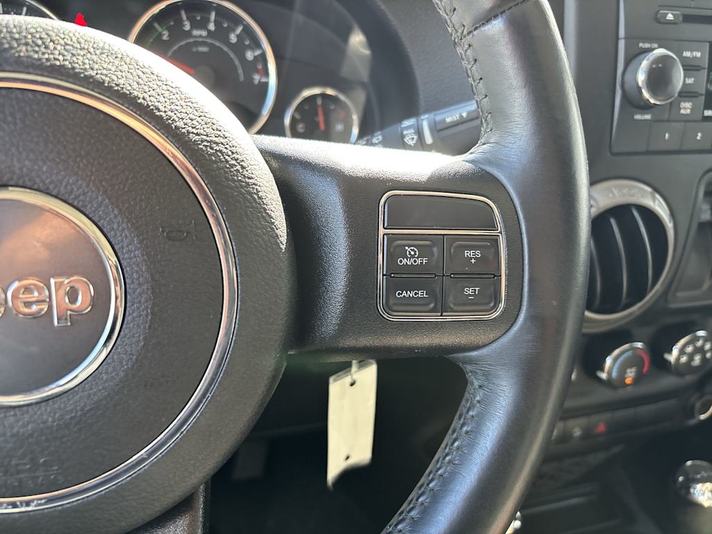 Thumbnail: 2017 Jeep Wrangler - 13