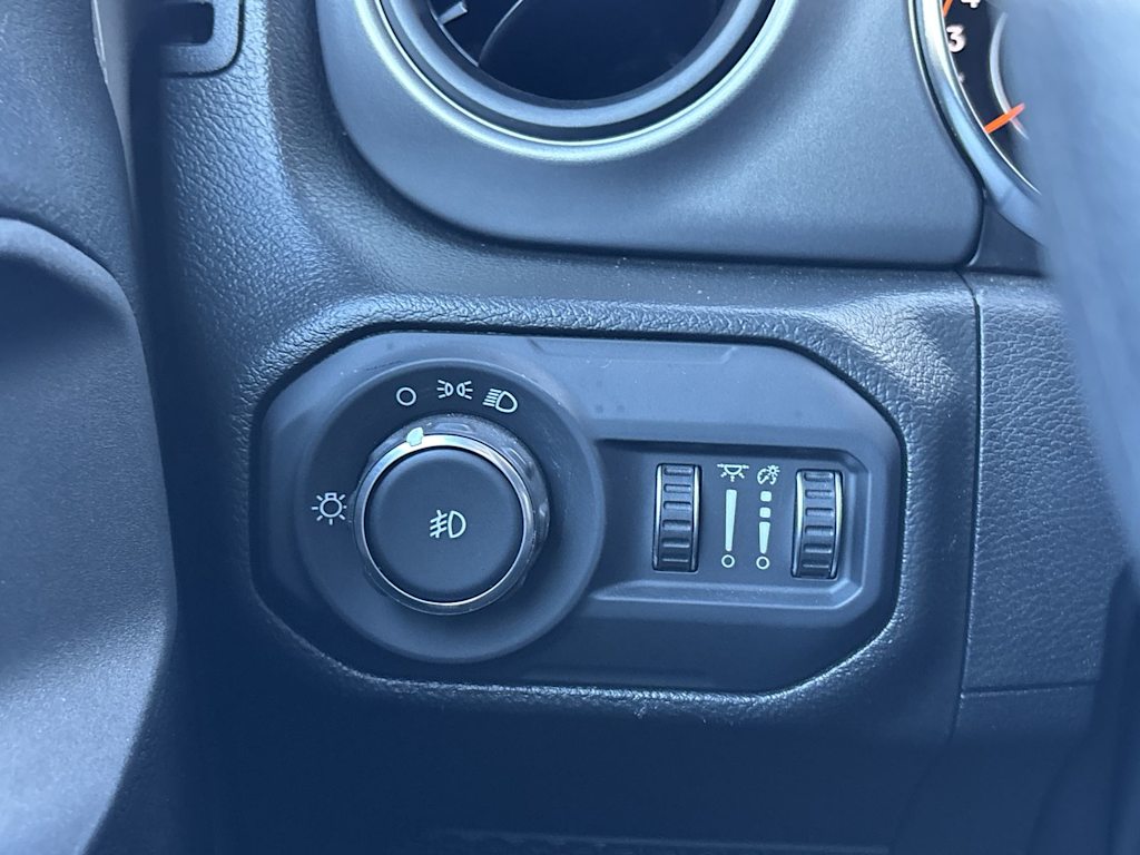 Thumbnail: 2022 Jeep Wrangler - 16