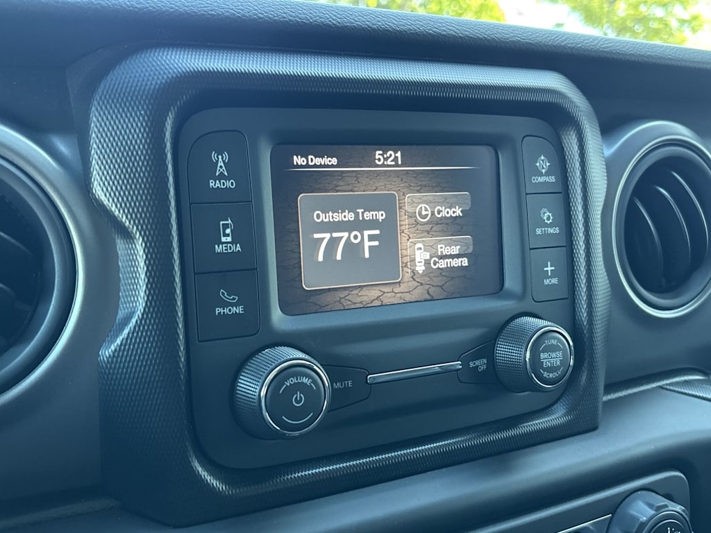 Thumbnail: 2022 Jeep Wrangler - 22