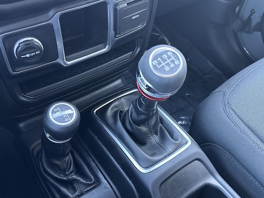 Thumbnail: 2022 Jeep Wrangler - 9