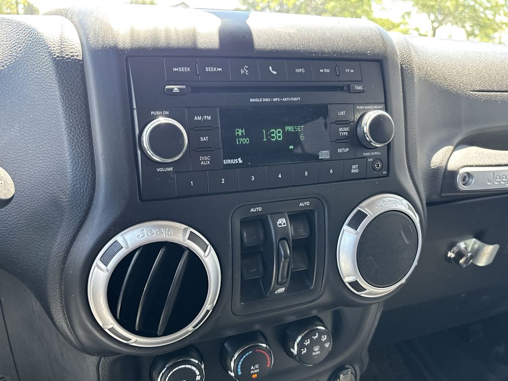 Thumbnail: 2014 Jeep Wrangler - 20
