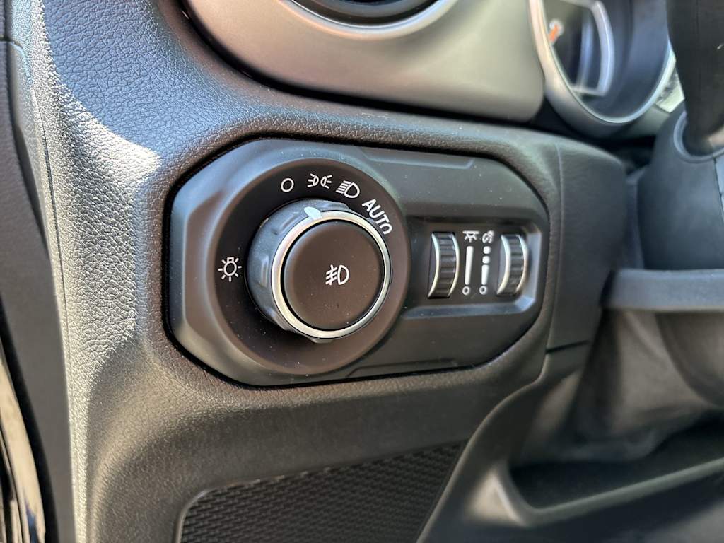 Thumbnail: 2021 Jeep Wrangler - 12