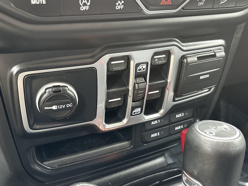 Thumbnail: 2019 Jeep Wrangler - 28