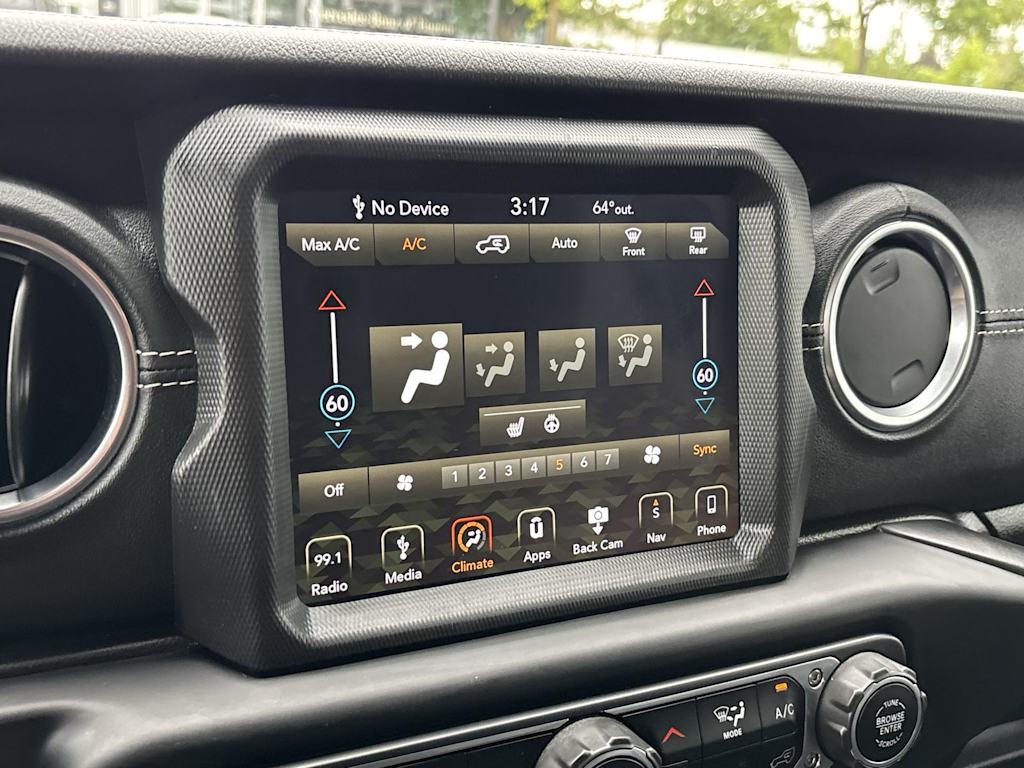 Thumbnail: 2019 Jeep Wrangler - 20