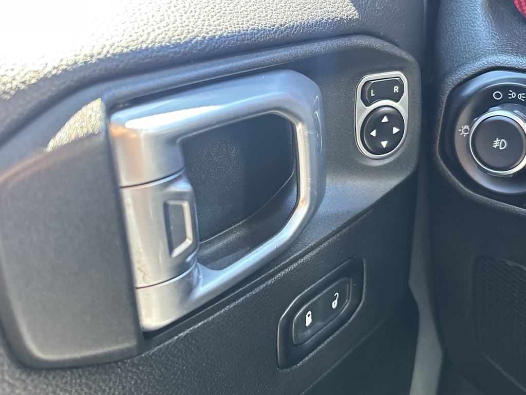 Thumbnail: 2020 Jeep Wrangler - 29