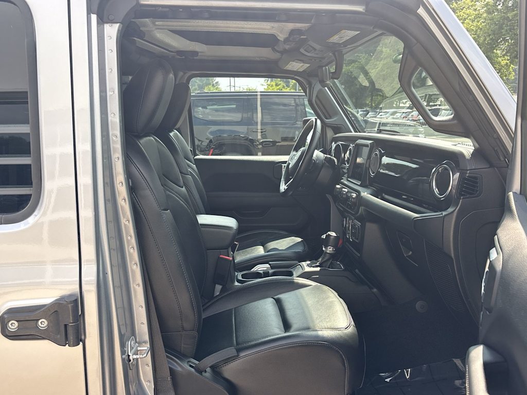 Thumbnail: 2021 Jeep Wrangler - 5