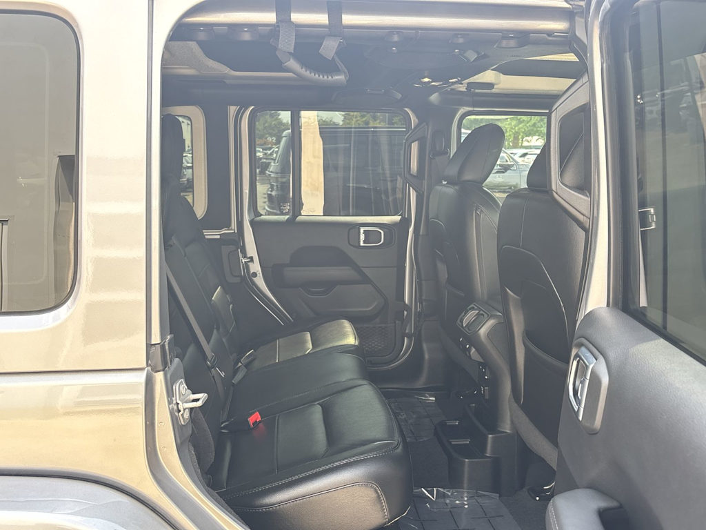Thumbnail: 2021 Jeep Wrangler - 7