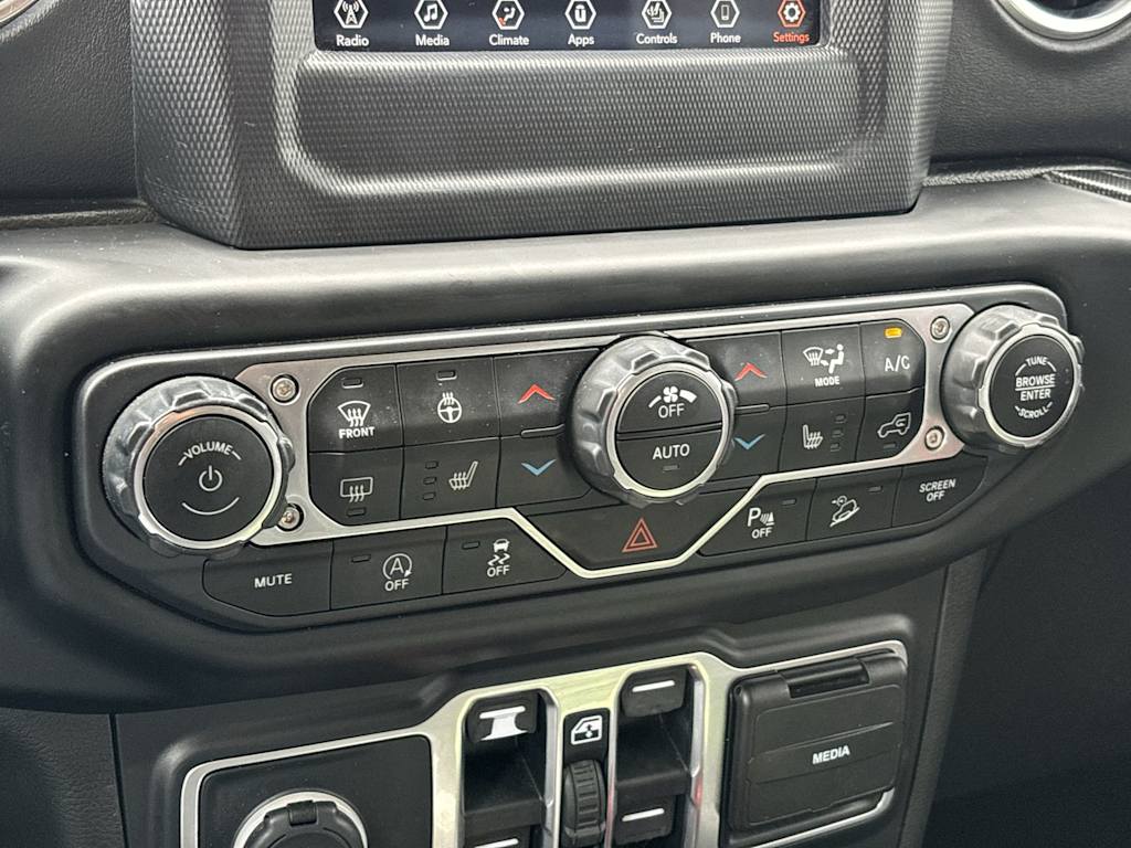 Thumbnail: 2020 Jeep Wrangler - 26