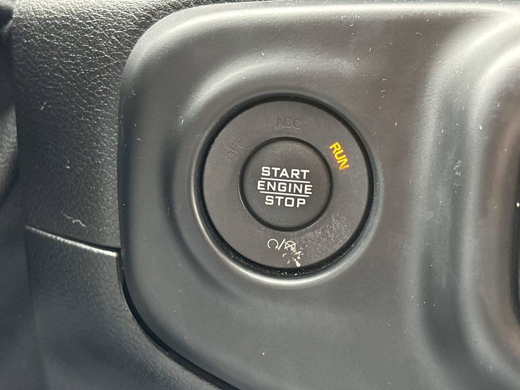 Thumbnail: 2020 Jeep Wrangler - 28