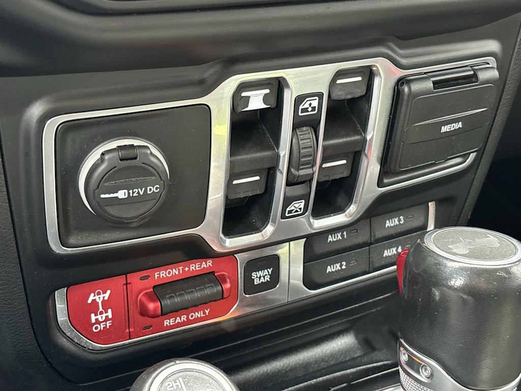 Thumbnail: 2020 Jeep Wrangler - 27