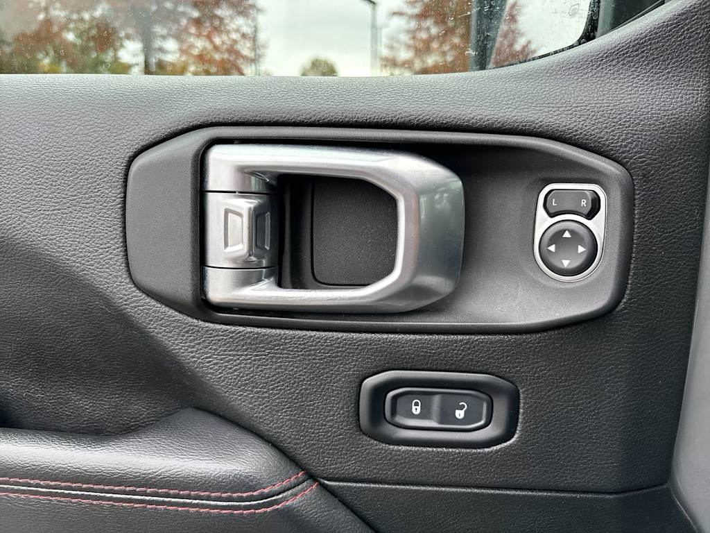 Thumbnail: 2020 Jeep Wrangler - 14