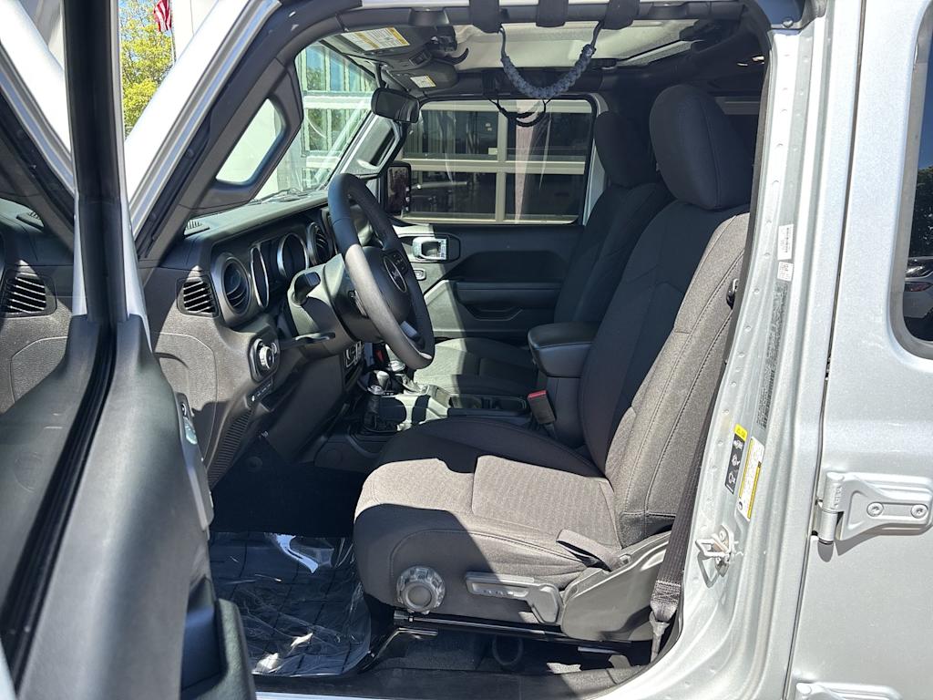 Thumbnail: 2023 Jeep Wrangler - 6