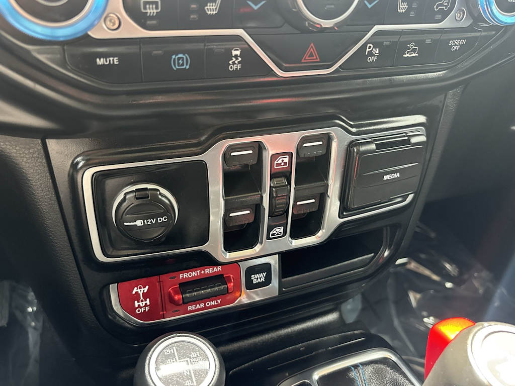 Thumbnail: 2022 Jeep Wrangler - 27