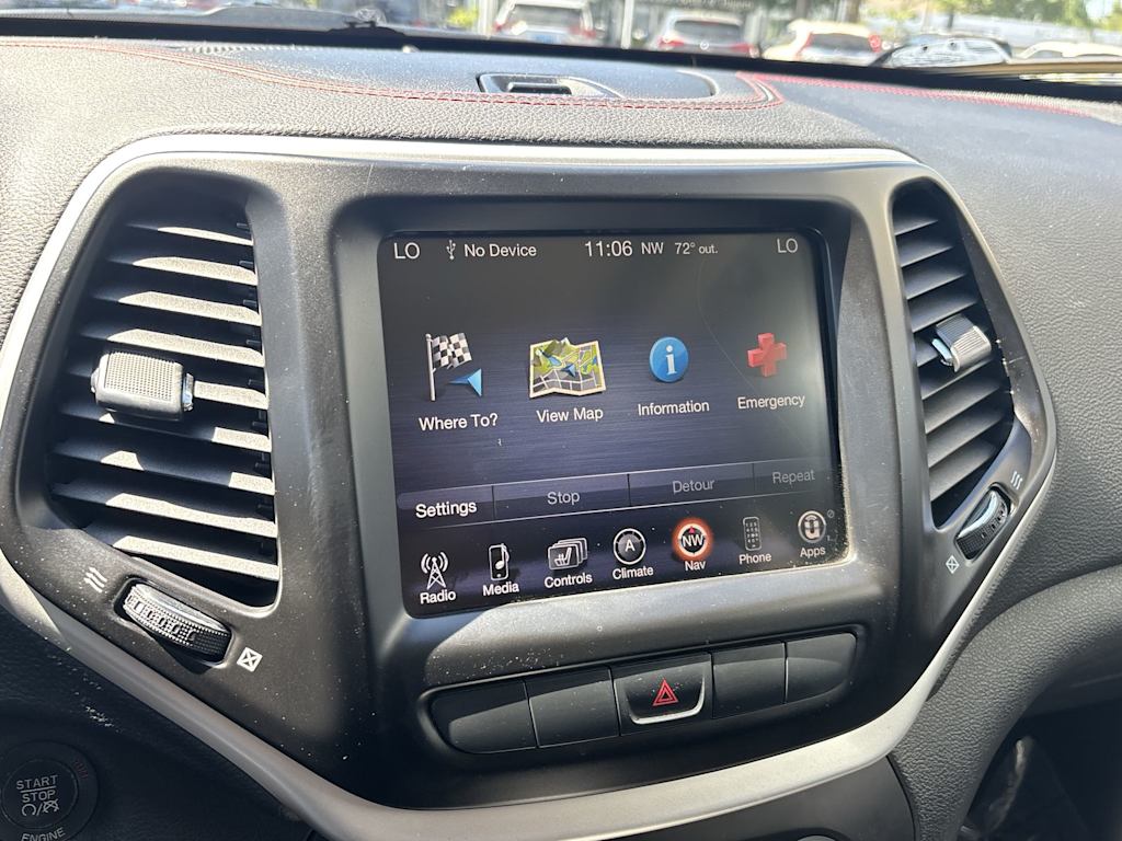 Thumbnail: 2014 Jeep Cherokee - 23