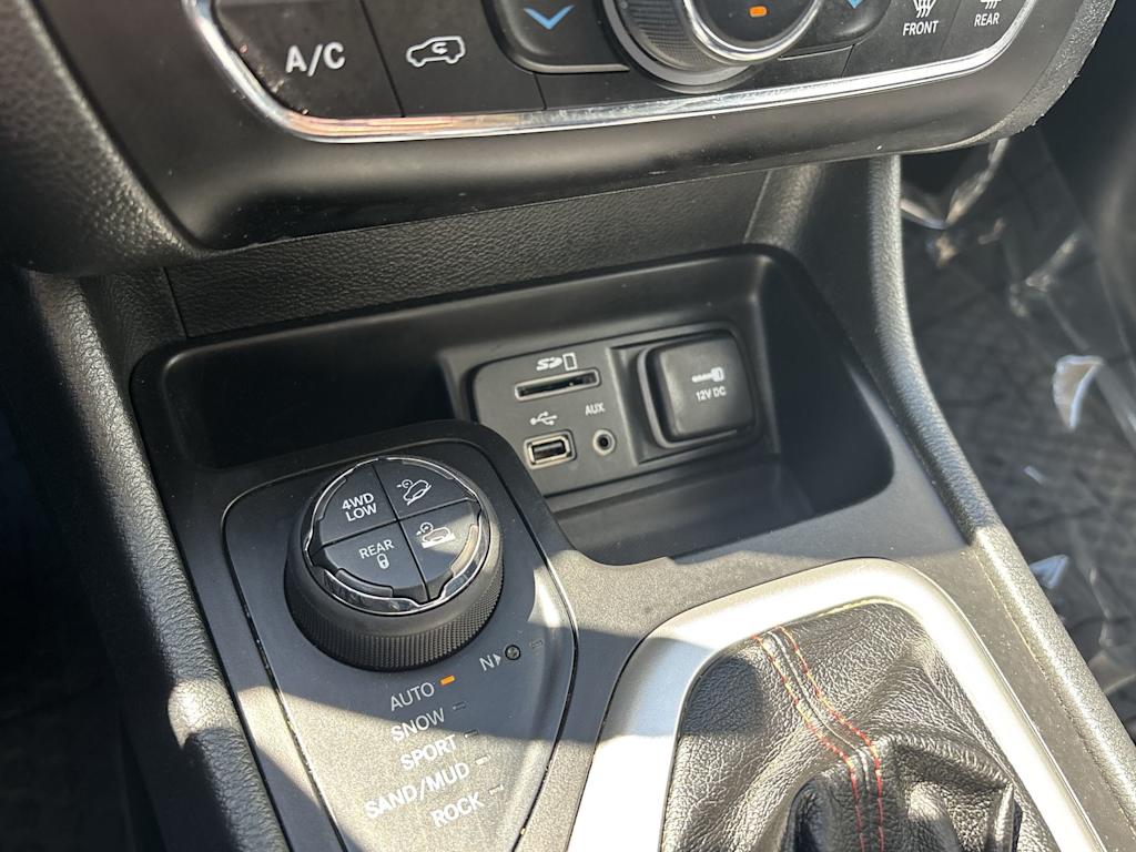 Thumbnail: 2014 Jeep Cherokee - 10