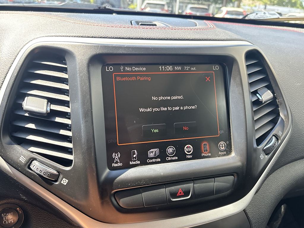 Thumbnail: 2014 Jeep Cherokee - 24