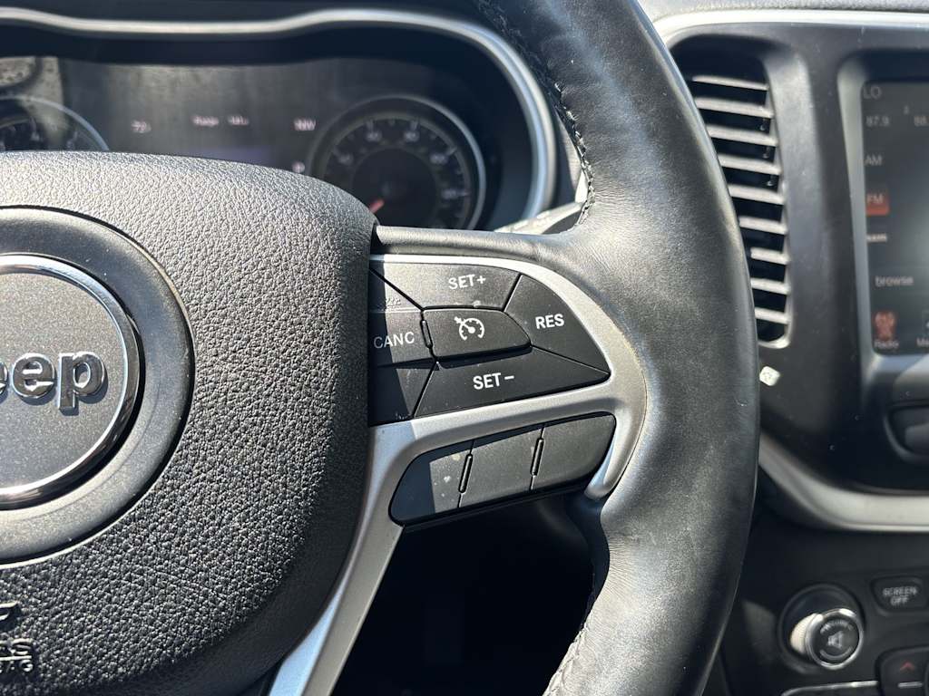 Thumbnail: 2014 Jeep Cherokee - 17