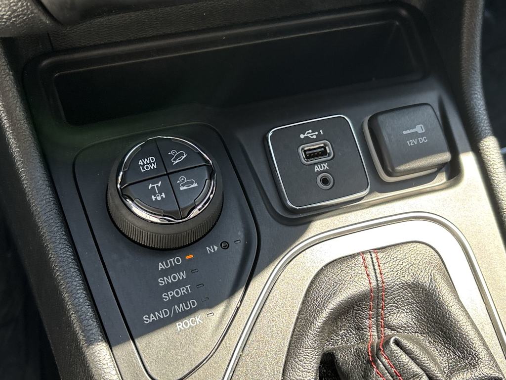 Thumbnail: 2022 Jeep Cherokee - 9