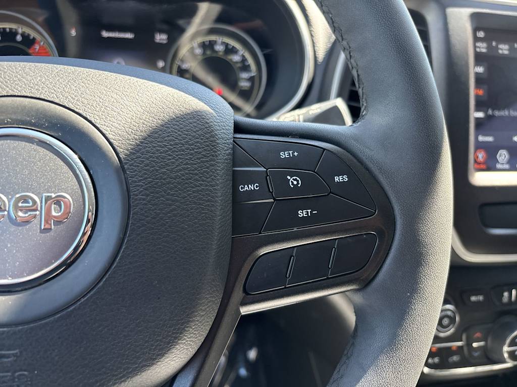 Thumbnail: 2022 Jeep Cherokee - 16
