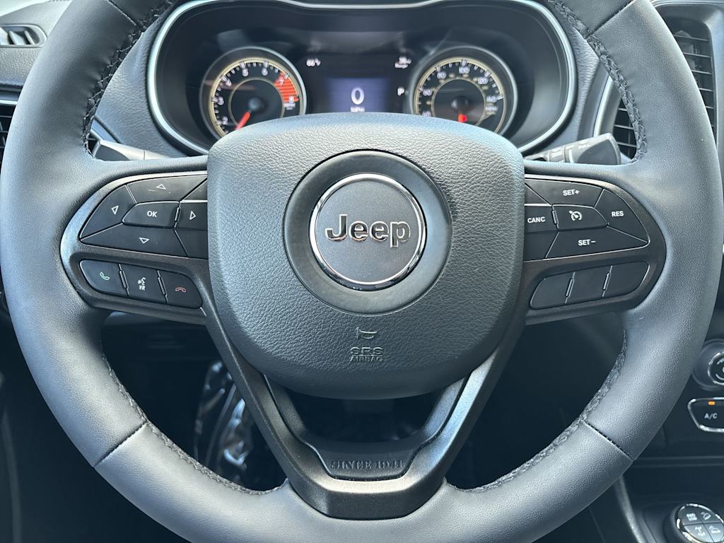 Thumbnail: 2022 Jeep Cherokee - 15