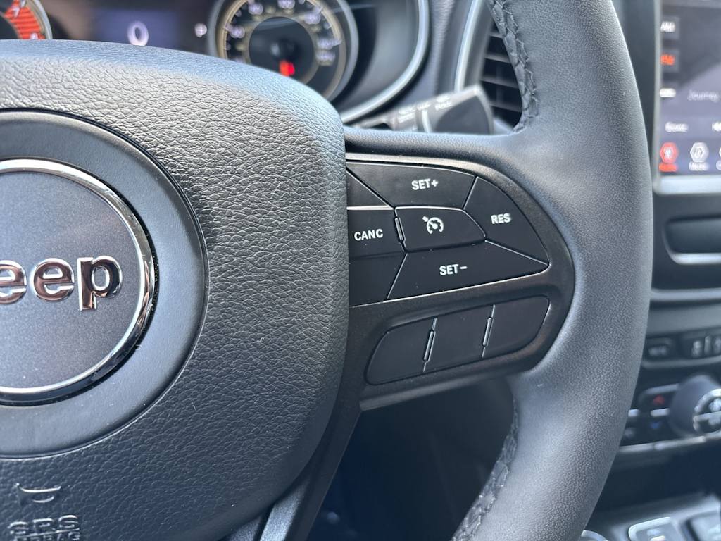 Thumbnail: 2022 Jeep Cherokee - 17