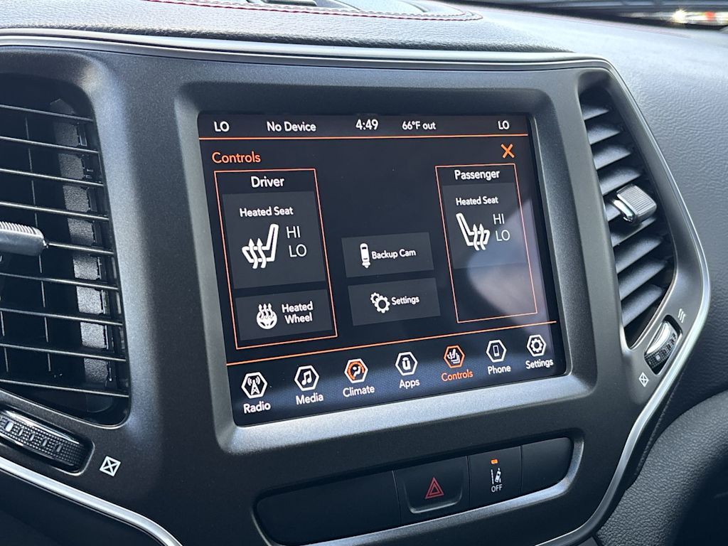 Thumbnail: 2022 Jeep Cherokee - 22