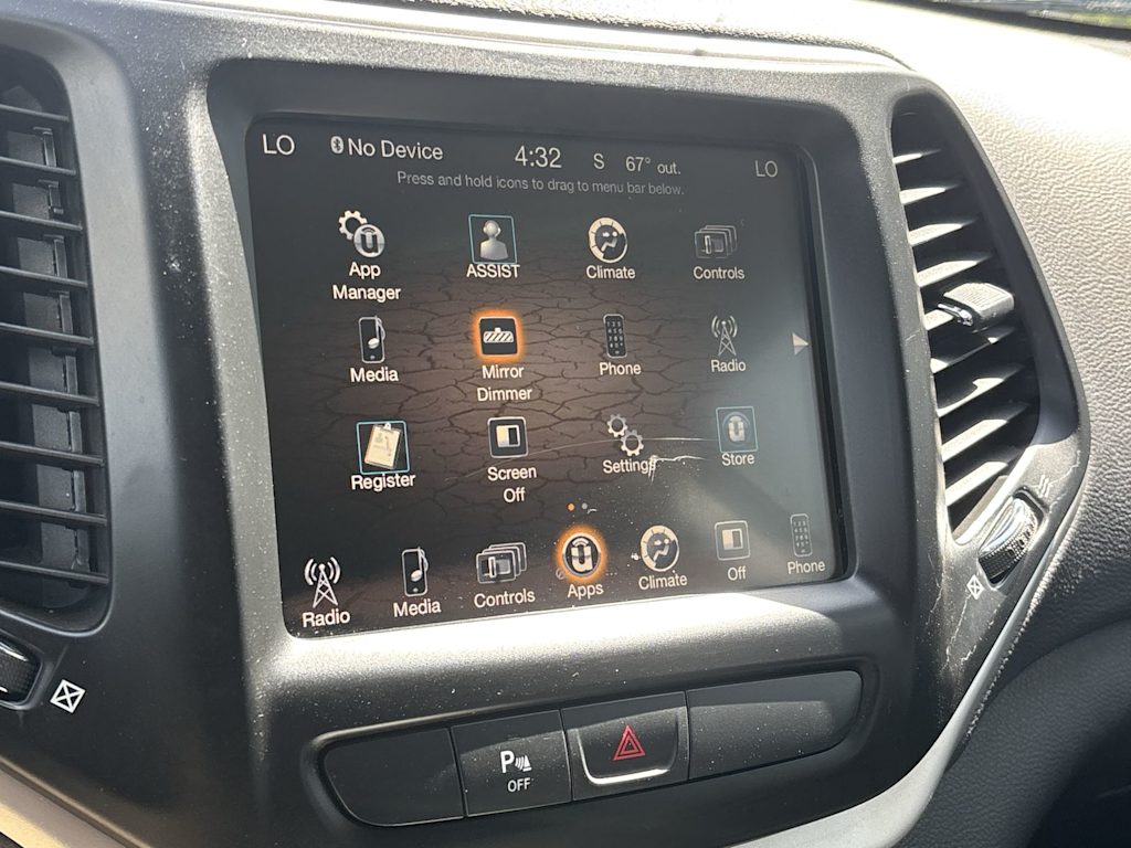 Thumbnail: 2018 Jeep Cherokee - 17