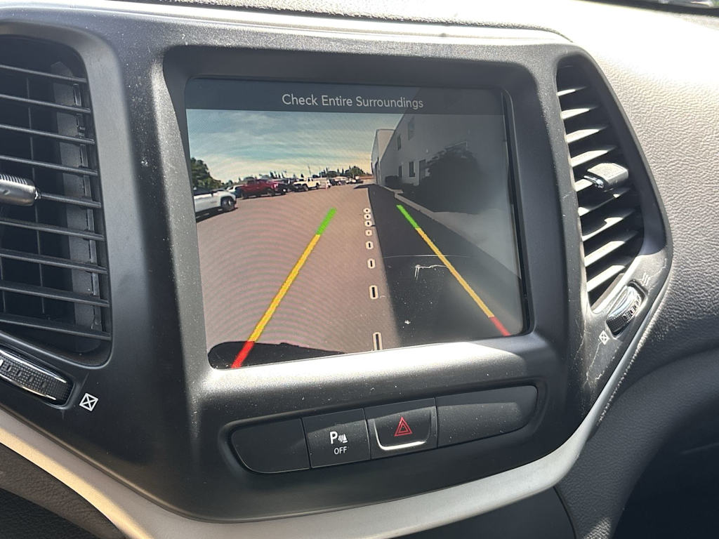 Thumbnail: 2018 Jeep Cherokee - 20
