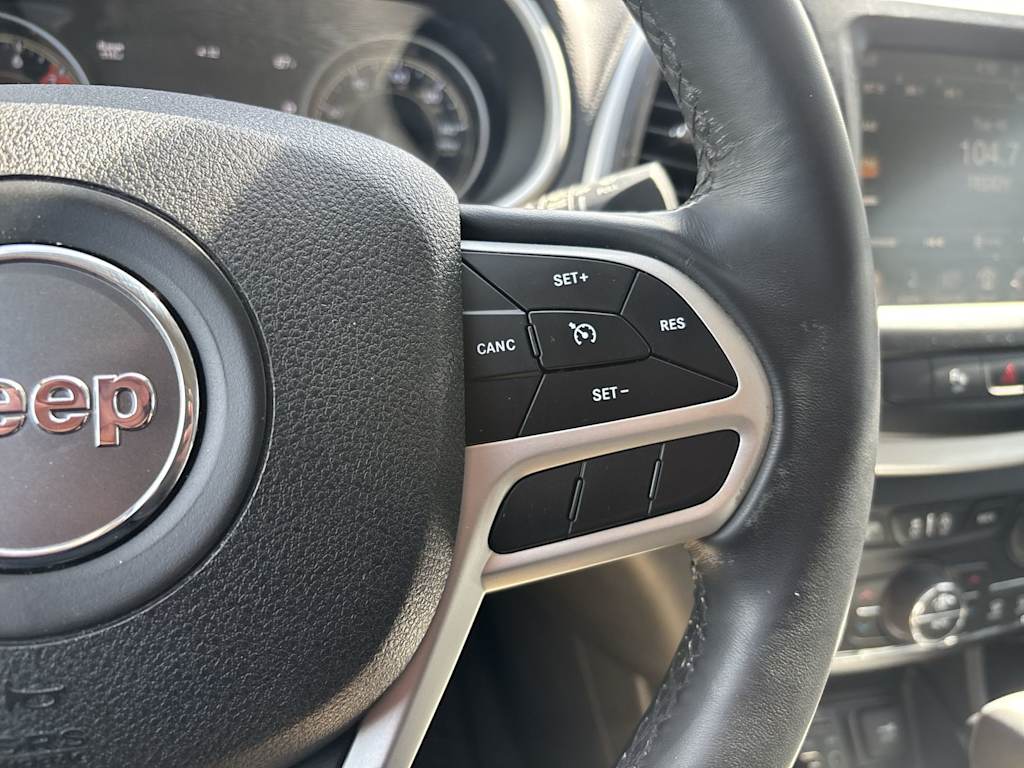 Thumbnail: 2018 Jeep Cherokee - 13