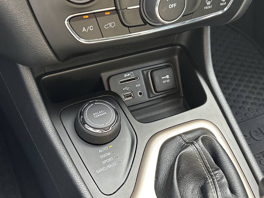 Thumbnail: 2018 Jeep Cherokee - 7