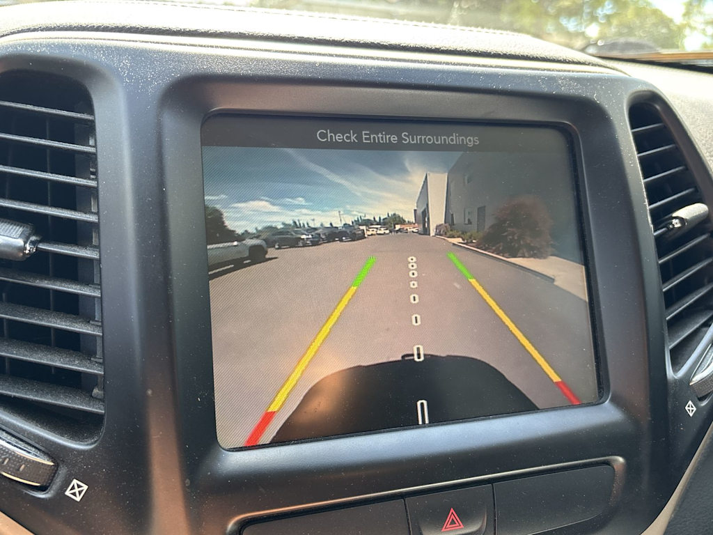 Thumbnail: 2015 Jeep Cherokee - 18
