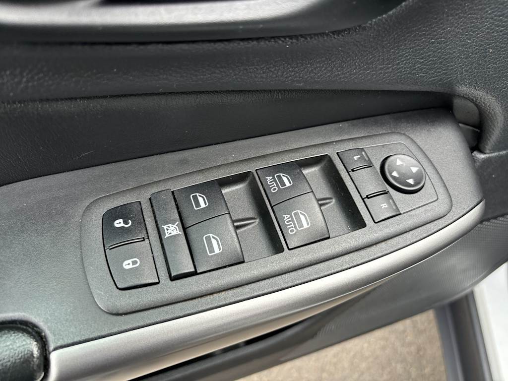 Thumbnail: 2022 Jeep Cherokee - 14