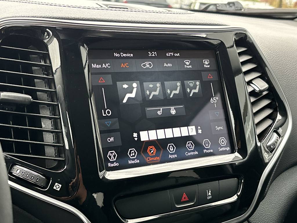 Thumbnail: 2022 Jeep Cherokee - 20